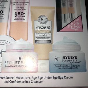 NWT. IT Cosmetics Minis.